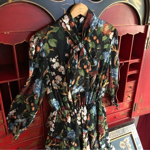 Alice & Olivia NWT Dress Breann Tiered Floral Tie-Neck 3/4 Sleeve Size 12 - Picture 6 of 9